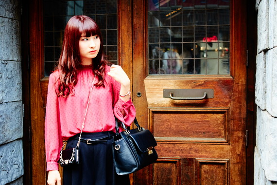 山下えりさんのコーディネート全身ショット