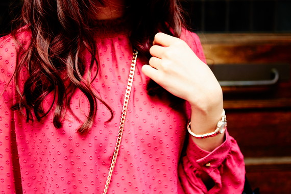 レッドインナーカラーのヘアスタイル