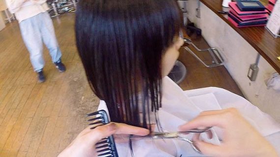 サイドを水平にカット