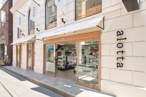 400ブランド以上、約5,000アイテムを揃えた大型ショップスペース