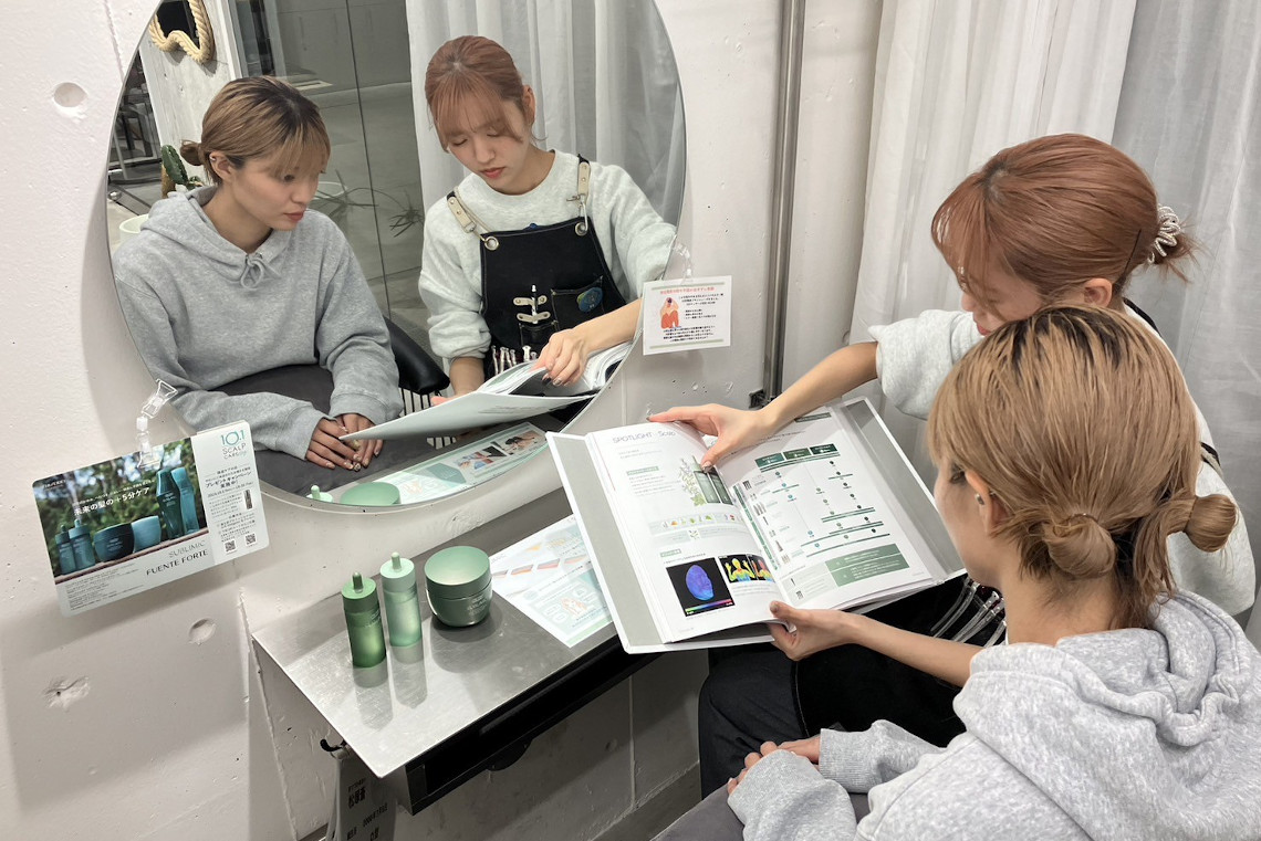 スタッフ指導の様子