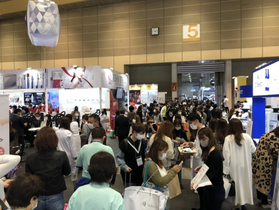ビューティーワールドジャパン大阪の会場風景