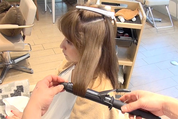 【連載】フォトジェニックなフォトシュートテク 自然光で撮影編 ヘアスタイリング② 10 ここから、動画の手順をおさらい