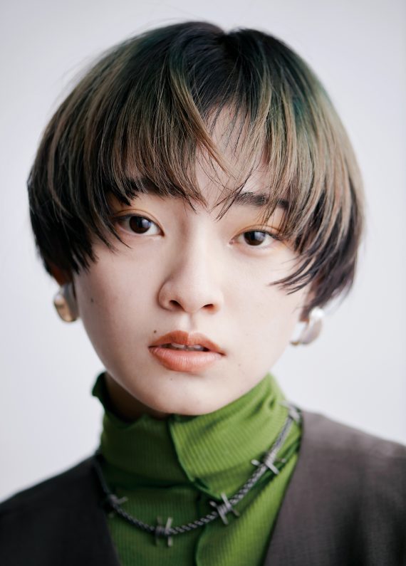 【ルベル×imaii×HAIR MODE】『エドル』からの新提案、ヘアカラーデザインの髪色ずっと続くルベルのサロントリートメント 16 ■DESIGN2 グラデーションで見せる寒色系「くすみカラー」