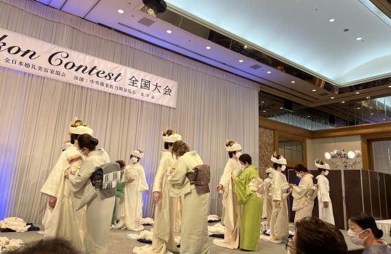 花嫁着付コンテストの様子