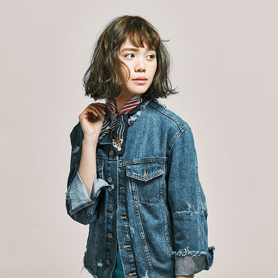 アッシュベージュヘアスタイル