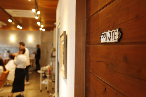 《小さなサロンの働き方改革》労働時間を短縮する! 5 午後5時に営業終了する美容室の様子