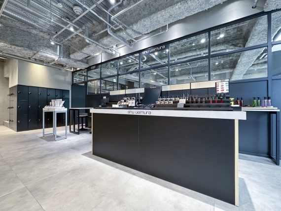 メイクアップ・スキンケア製品を体験・購入できるブースを新設