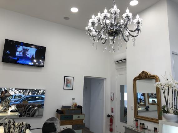 第2弾 在仏美容師・片山芽美のセシボン日記/美容室を体験編 4 th LINE P20180807 14024149