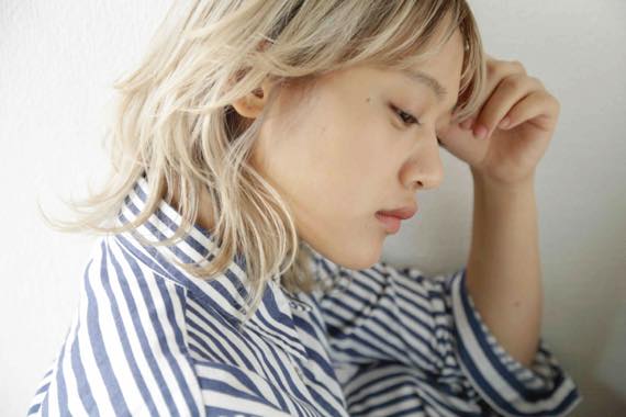 ホワイトベージュヘアカラー