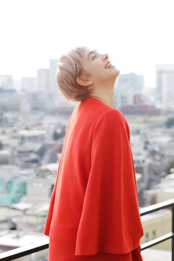 曲のイメージに合わせたピュアなホワイトカラー