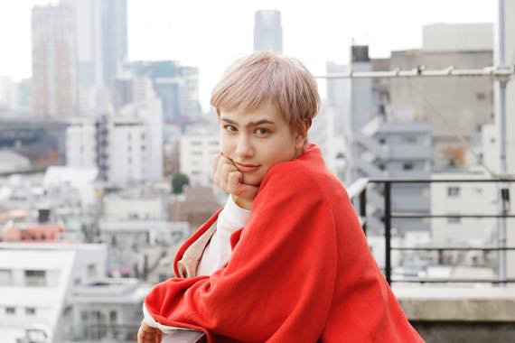 曲のイメージに合わせたピュアなホワイトカラー