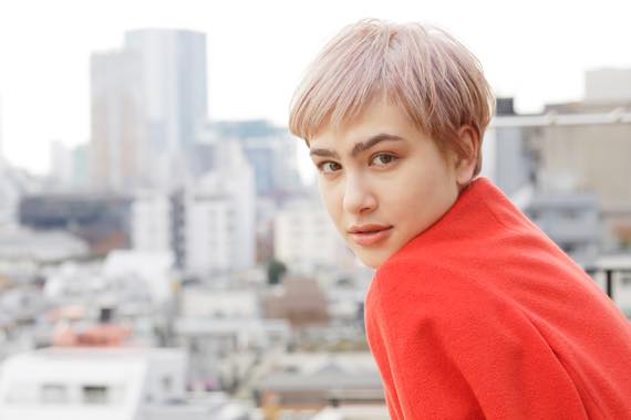 曲のイメージに合わせたピュアなホワイトカラー