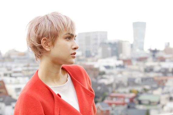 曲のイメージに合わせたピュアなホワイトカラー